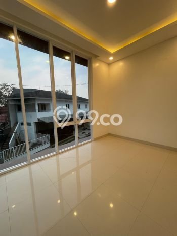 Rumah Strategis di BSD, Tangerang, Luas 70m² LB 90m² - BISA KPR! Rumah Strategis di BSD, Tangerang, Luas 70m² LB 90m² - BISA KPR!