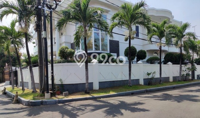 Jual Segera Rumah 4 KT 2 KM di Kawasan Komersial Kelapa Gading, Jakarta Utara Jual Segera Rumah 4 KT 2 KM di Kawasan Komersial Kelapa Gading, Jakarta Utara
