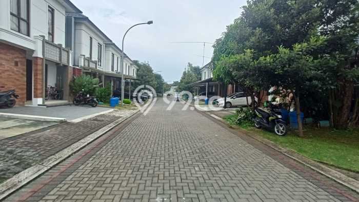 For Sale Hunian Rumah Nyaman 3 Kamar di BSD City, Tangerang For Sale Hunian Rumah Nyaman 3 Kamar di BSD City, Tangerang