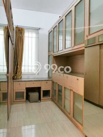 Siap Huni Hunian Elit 4 Kamar di Karawaci Dekat ke Mana Pun Siap Huni Hunian Elit 4 Kamar di Karawaci Dekat ke Mana Pun