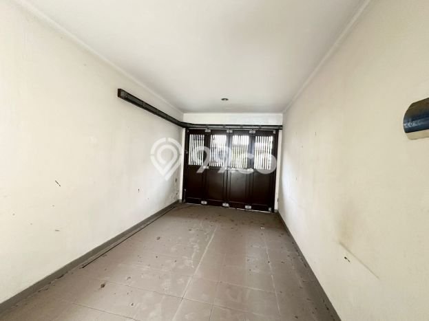 Rumah Elit Modern Siap Huni di BSD City Tangerang Rumah Elit Modern Siap Huni di BSD City Tangerang