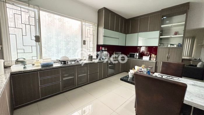 Ready to Use! Luxury House LT 219m2 Desain Elegan di BSD Ready to Use! Luxury House LT 219m2 Desain Elegan di BSD