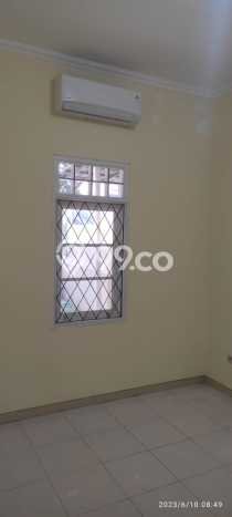Jual Rumah Eksklusif 4 KT di BSD, Tangerang Jual Rumah Eksklusif 4 KT di BSD, Tangerang