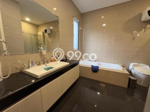 Hunian Minimalis dengan LT 630m2 & LB 350m2 Disewakan di BSD City Hunian Minimalis dengan LT 630m2 & LB 350m2 Disewakan di BSD City
