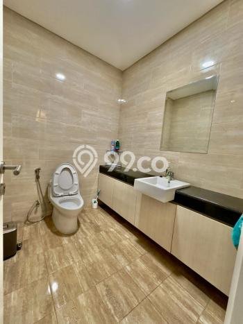 Hunian Minimalis dengan LT 630m2 & LB 350m2 Disewakan di BSD City Hunian Minimalis dengan LT 630m2 & LB 350m2 Disewakan di BSD City