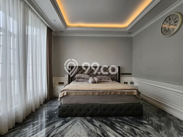 Jual Rumah Mewah Megah Dengan View Eksklusif di BSD City, Tangerang Jual Rumah Mewah Megah Dengan View Eksklusif di BSD City, Tangerang