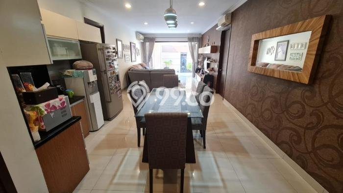 Rumah Luxury Modern Tanpa Renovasi di BSD City Tangerang Rumah Luxury Modern Tanpa Renovasi di BSD City Tangerang