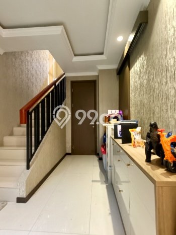 Rumah Mewah LB 262m2 Siap Pakai Desain Elegan di BSD City, Tangerang Rumah Mewah LB 262m2 Siap Pakai Desain Elegan di BSD City, Tangerang