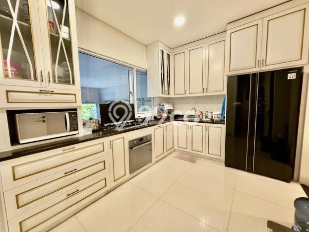 Hunian Minimalis dengan LT 630m2 & LB 350m2 Disewakan di BSD City Hunian Minimalis dengan LT 630m2 & LB 350m2 Disewakan di BSD City