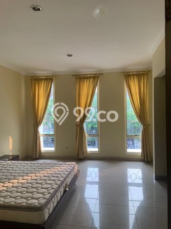 Rumah sewa siap huni 4 Kamar Tidur di Pantai Indah Kapuk, Jakarta Utara Rumah sewa siap huni 4 Kamar Tidur di Pantai Indah Kapuk, Jakarta Utara