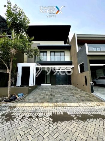 Rumah Elit Modern Tanpa Renovasi di Citraland Surabaya Rumah Elit Modern Tanpa Renovasi di Citraland Surabaya