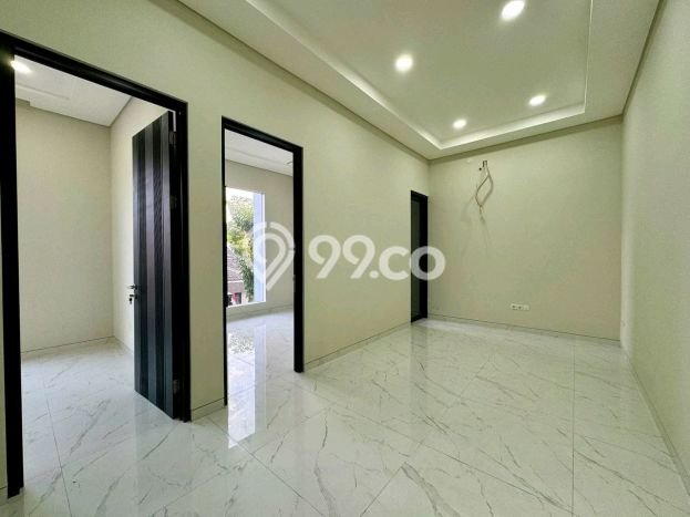 Hunian Mewah LB 200m2 Siap Pakai Desain Elegan di Citraland, Surabaya Hunian Mewah LB 200m2 Siap Pakai Desain Elegan di Citraland, Surabaya