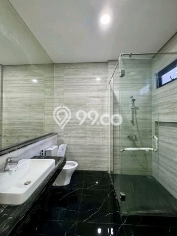 Hunian Mewah LB 200m2 Siap Pakai Desain Elegan di Citraland, Surabaya Hunian Mewah LB 200m2 Siap Pakai Desain Elegan di Citraland, Surabaya