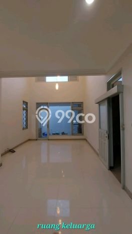 Dijual Rumah Mewah Elegan Dengan View Cantik di Graha, Surabaya Dijual Rumah Mewah Elegan Dengan View Cantik di Graha, Surabaya