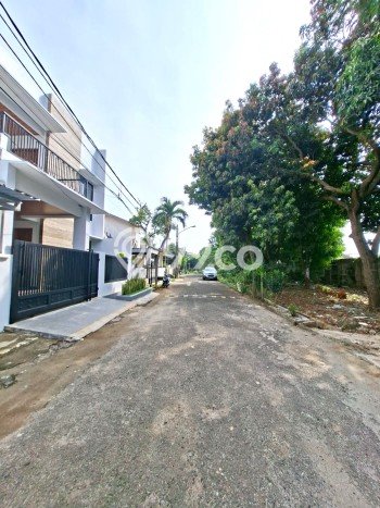 Hunian Mewah LB 200m2 Siap Huni Desain Elegan di Bintaro, Tangerang Selatan Hunian Mewah LB 200m2 Siap Huni Desain Elegan di Bintaro, Tangerang Selatan