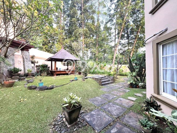 For Sale Rumah Mewah Exclusive di Karawaci, Tangerang For Sale Rumah Mewah Exclusive di Karawaci, Tangerang