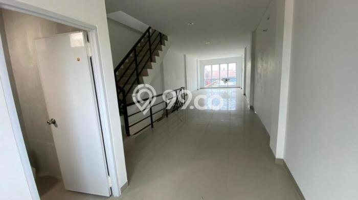 Unit Ruko Dijual di Pondok Aren Tangerang Selatan Luas Tanah 132m2, Luas Bangunan 190m2 Unit Ruko Dijual di Pondok Aren Tangerang Selatan Luas Tanah 132m2, Luas Bangunan 190m2