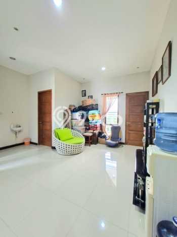 Rumah Elit LB 190m2 Siap Pakai Desain Elegan di Bintaro, Tangerang Selatan Rumah Elit LB 190m2 Siap Pakai Desain Elegan di Bintaro, Tangerang Selatan