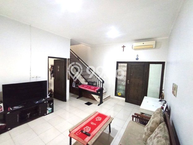 Rumah Strategis Modern Lb 112m2 di Pondok Aren, Tangerang Selatan Rumah Strategis Modern Lb 112m2 di Pondok Aren, Tangerang Selatan