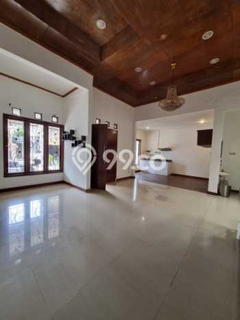 Rumah Luas Asri 4 KT Siap Pakai di Bintaro Tangerang Selatan Rumah Luas Asri 4 KT Siap Pakai di Bintaro Tangerang Selatan