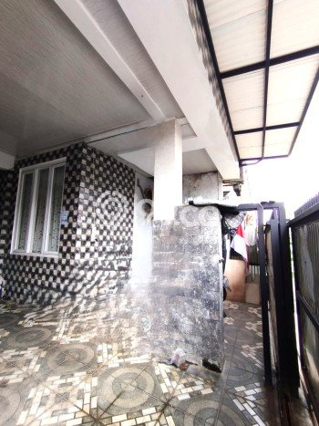 Rumah Luxury Modern Siap Huni di Graha Raya Tangerang Selatan Rumah Luxury Modern Siap Huni di Graha Raya Tangerang Selatan