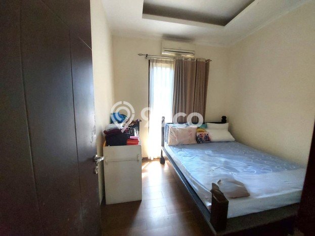 For Sale Rumah 4 Kamar Lokasi Strategis Nyaman dan Strategis di Ciledug For Sale Rumah 4 Kamar Lokasi Strategis Nyaman dan Strategis di Ciledug