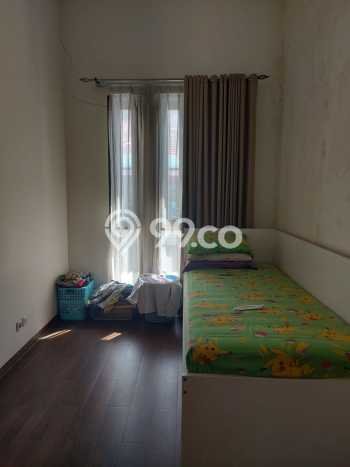 For Sale Rumah 4 Kamar Lokasi Strategis Nyaman dan Strategis di Ciledug For Sale Rumah 4 Kamar Lokasi Strategis Nyaman dan Strategis di Ciledug
