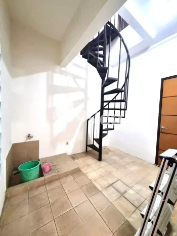 Rumah Kontrakan Tangerang Selatan LT 127m2 LB 120m2 Kawasan Bintaro Rumah Kontrakan Tangerang Selatan LT 127m2 LB 120m2 Kawasan Bintaro