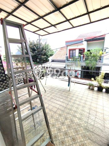 Rumah Luxury Modern Siap Huni di Graha Raya Tangerang Selatan Rumah Luxury Modern Siap Huni di Graha Raya Tangerang Selatan