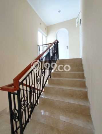 Rumah Luxury Modern Siap Huni di Sentul City Bogor Rumah Luxury Modern Siap Huni di Sentul City Bogor