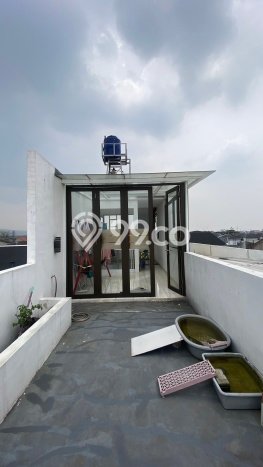 Rumah Lingkungan Asri kawasan Arcamanik, Bandung, LT 115m2m² Bangunan 147m2m² Rumah Lingkungan Asri kawasan Arcamanik, Bandung, LT 115m2m² Bangunan 147m2m²