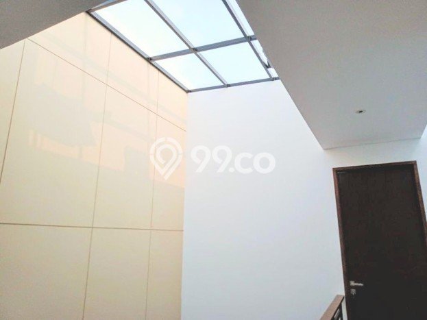 Rumah Mewah LB 225m2 Siap Pakai Desain Elegan di Muara Karang, Jakarta Utara Rumah Mewah LB 225m2 Siap Pakai Desain Elegan di Muara Karang, Jakarta Utara
