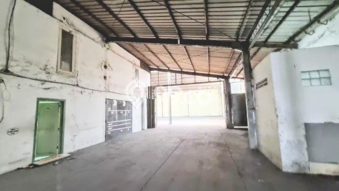 LOKASI STRATEGIS! Gudang Kawasan Pulo Gadung, Luas 1000m2m², Keramaian Tinggi LOKASI STRATEGIS! Gudang Kawasan Pulo Gadung, Luas 1000m2m², Keramaian Tinggi