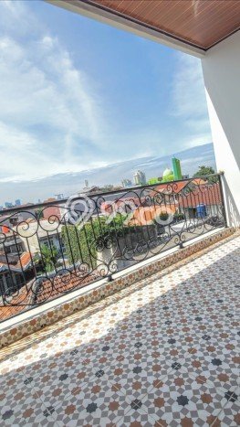 Rumah Modern Minimalis 4 KT Siap Huni di Kebayoran Baru Rumah Modern Minimalis 4 KT Siap Huni di Kebayoran Baru