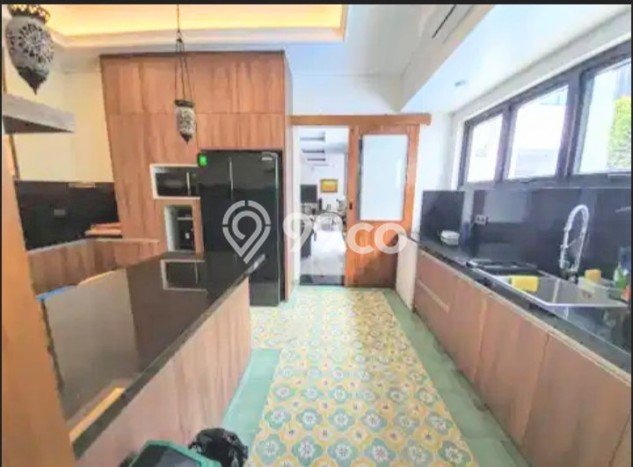 Jual Rumah Mewah Megah Dengan View Cantik di Kemang, Jakarta Selatan Jual Rumah Mewah Megah Dengan View Cantik di Kemang, Jakarta Selatan