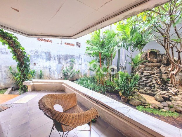Rumah Mewah LB 340m2 Siap Huni Desain Elegan di Grogol, Jakarta Barat Rumah Mewah LB 340m2 Siap Huni Desain Elegan di Grogol, Jakarta Barat