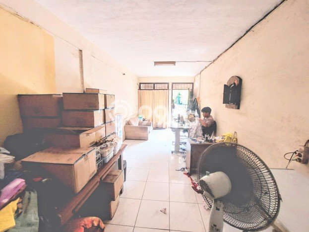 Rumah Mewah LB 340m2 Siap Huni Desain Elegan di Grogol, Jakarta Barat Rumah Mewah LB 340m2 Siap Huni Desain Elegan di Grogol, Jakarta Barat