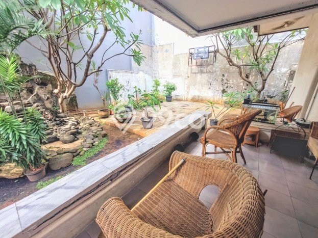 Rumah Mewah LB 340m2 Siap Huni Desain Elegan di Grogol, Jakarta Barat Rumah Mewah LB 340m2 Siap Huni Desain Elegan di Grogol, Jakarta Barat