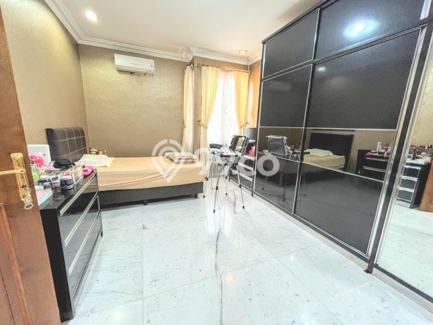 Rumah Elit Modern Tanpa Renovasi di Pluit Jakarta Utara Rumah Elit Modern Tanpa Renovasi di Pluit Jakarta Utara