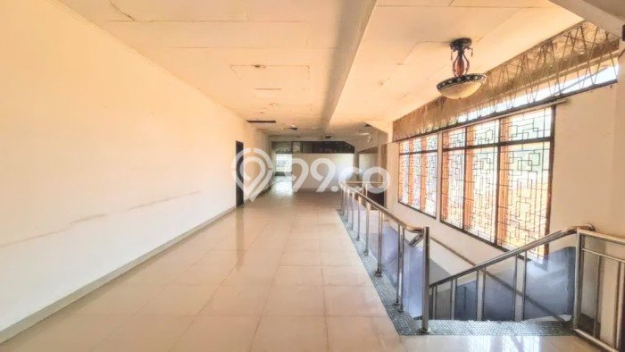 LOKASI STRATEGIS! Gudang Kawasan Pulo Gadung, Luas 1000m2m², Keramaian Tinggi LOKASI STRATEGIS! Gudang Kawasan Pulo Gadung, Luas 1000m2m², Keramaian Tinggi