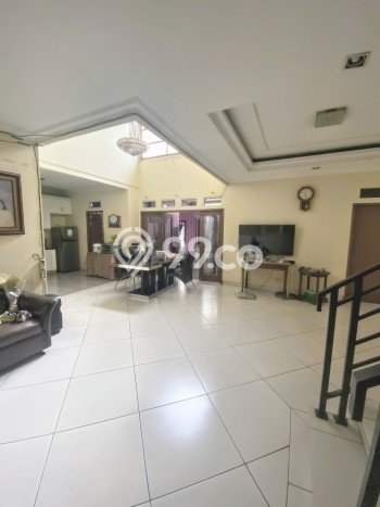 Siap Huni Hunian Elit 5 Kamar di Cilandak Dekat ke Mana Saja Siap Huni Hunian Elit 5 Kamar di Cilandak Dekat ke Mana Saja