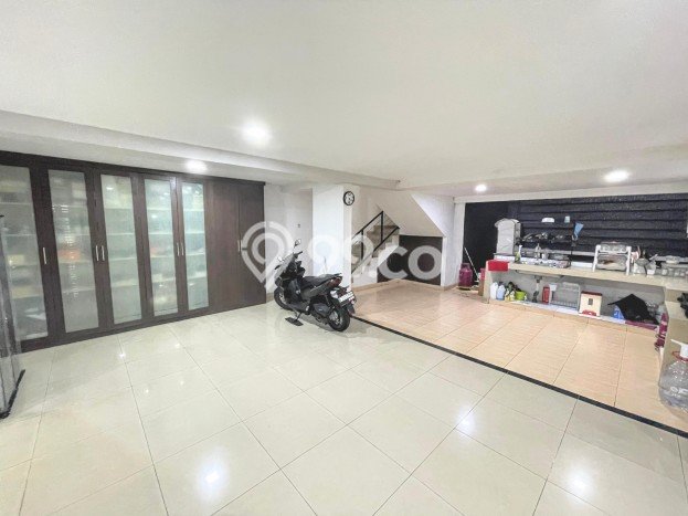 Hunian Mewah Dijual LT 294m2 di Kelapa Gading, Jakarta Utara Hunian Mewah Dijual LT 294m2 di Kelapa Gading, Jakarta Utara