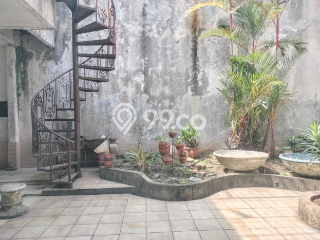 Ready to Use! Premium House LT 301m2 Desain Elegan di Muara Karang Ready to Use! Premium House LT 301m2 Desain Elegan di Muara Karang