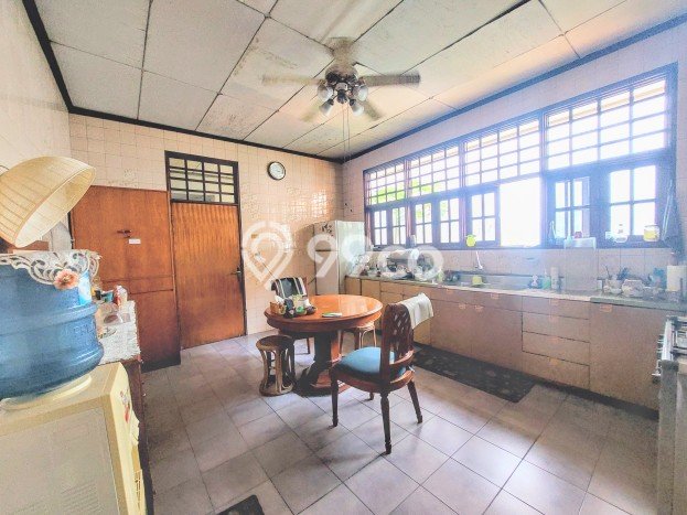 Rumah Mewah LB 340m2 Siap Huni Desain Elegan di Grogol, Jakarta Barat Rumah Mewah LB 340m2 Siap Huni Desain Elegan di Grogol, Jakarta Barat