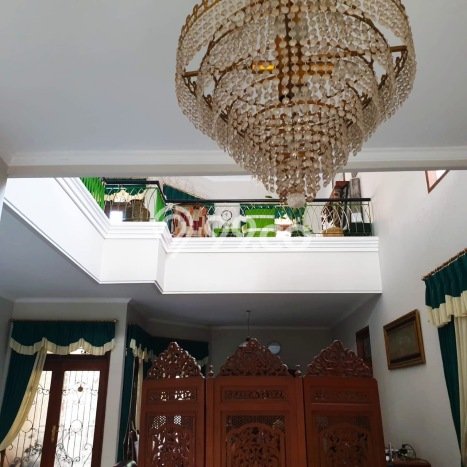 Siap Huni Rumah Mewah 5 Kamar di Rungkut Dekat ke Mana Pun Siap Huni Rumah Mewah 5 Kamar di Rungkut Dekat ke Mana Pun