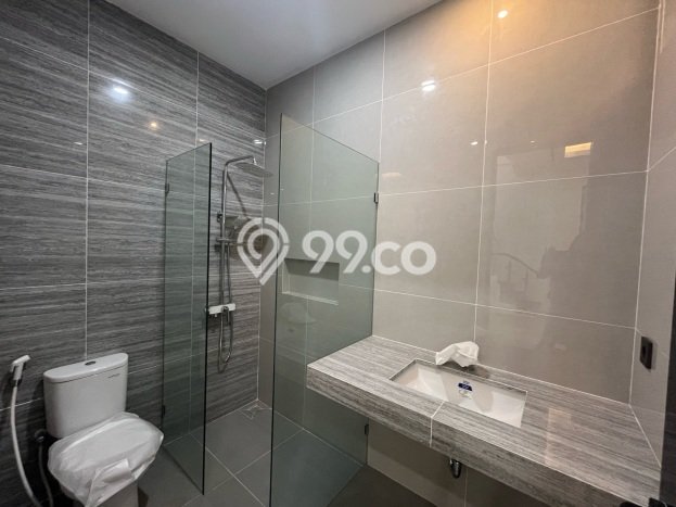 For Sale! Luxury House LT 150m2 Desain Modern di Surabaya Kota For Sale! Luxury House LT 150m2 Desain Modern di Surabaya Kota