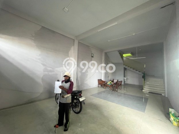 Ruko untuk Disewa di Pusat Surabaya Luas Bangunan 585m2 Ruko untuk Disewa di Pusat Surabaya Luas Bangunan 585m2