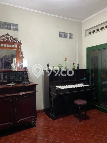 Siap Huni Rumah Mewah 5 Kamar di Menteng Dekat ke Mana Pun Siap Huni Rumah Mewah 5 Kamar di Menteng Dekat ke Mana Pun