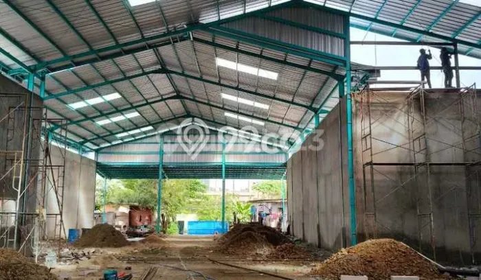 Unit Gudang Disewakan di Rawa Buaya di Area Ramai & Strategis Unit Gudang Disewakan di Rawa Buaya di Area Ramai & Strategis