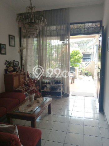 Dijual Rumah Mewah Megah Dengan View Eksklusif di Puri Indah, Jakarta Barat Dijual Rumah Mewah Megah Dengan View Eksklusif di Puri Indah, Jakarta Barat